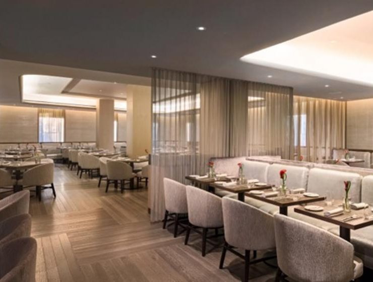 KNICKERBOCKER, THE FIRST LUXURY HOTEL IN TIMES SQUARE! | Get closer to this before starting your next interior design project discover ! The best selection of luxury hotel inspirations for your hhotel decor project! Find your inspiration at hotellobbies.net #hotelandlobbies #brabbucontract #hotelinteriordesign #moderninteriordesign #hospitalityinteriordesign #hotelinspiration #luxuryhotels #interiorhoteldesign #hotelproject