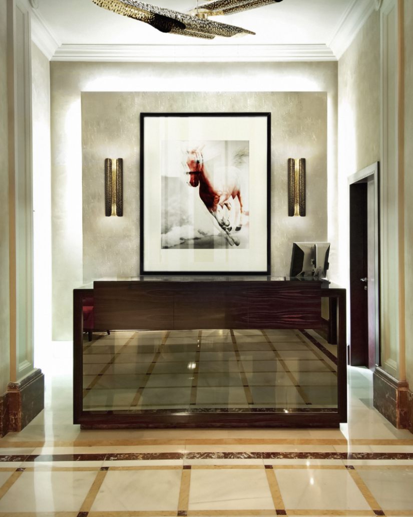 Hotel Lobbies and Entrances that Make a Statement: The Decor Guide